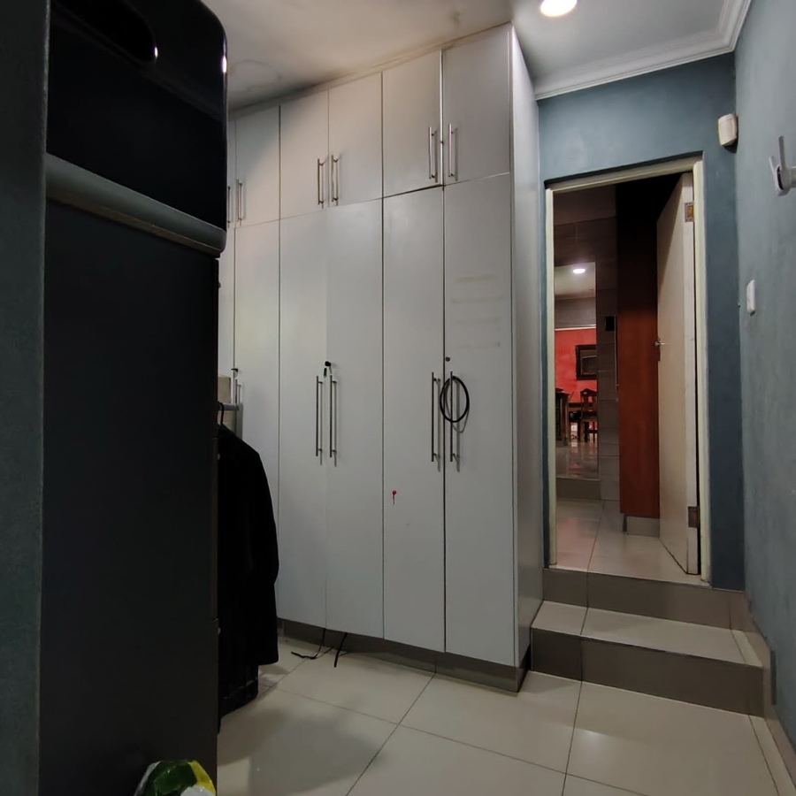6 Bedroom Property for Sale in Haven Hills Eastern Cape